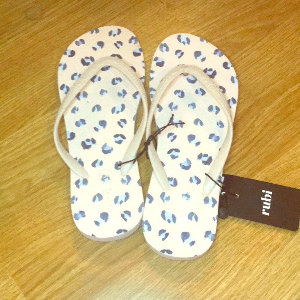 -- New Cotton On Cheetah print flip flops cream and purple 7
